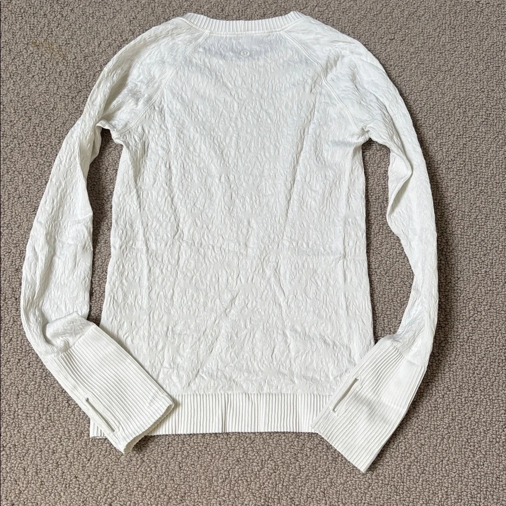 Lululemon long sleeve top - Picture 4 of 8